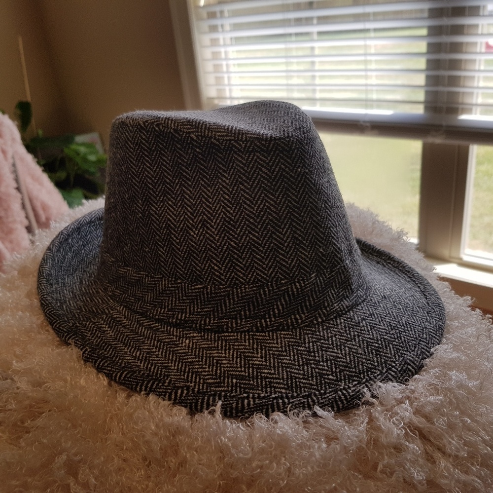 Black fedora